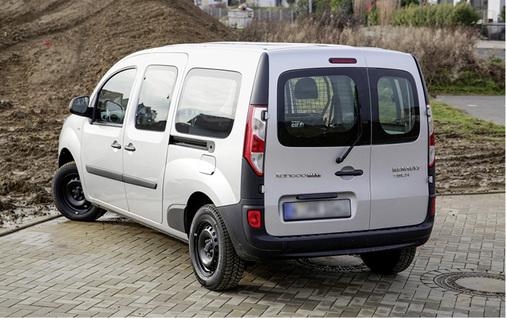 <p>
Langgemacht: Für den Transport von Personen und Fracht ist eine gestreckte Karosserie mit zweiter Schiebetür gut gerüstet.
</p>
<p>
</p> - © Thomas Dietrich
 
Langgemacht: Für den Transport von Personen und Fracht ist eine gestreckte Karosserie mit zweiter Schiebetür gut gerüstet.