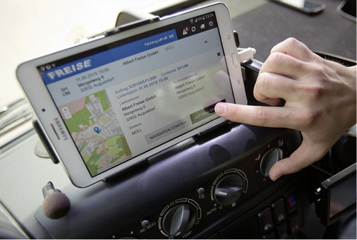 
Über die Fahrzeug-Hardware werden Informationen ausgetauscht, Aufträge bestätigt und Fahrzeuge navigiert.



