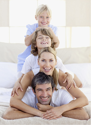 
Frische und saubere Luft zu atmen, ist nicht selbstverständlich: Heutzutage verbringt der Mensch durchschnittlich 90 % seiner Lebenszeit in geschlossenen Räumen, die oft unzureichend belüftet werden.



