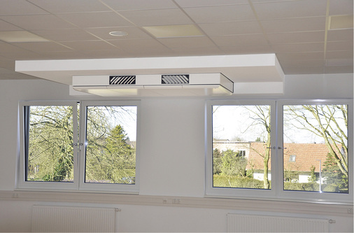 
Wärme- und schallgedämmtes, dezentrales Komfort-Lüftungsgerät Duplex Vent 1000 mit EC-Motoren und Alu-Gegenstromwärmetauscher (Wärmebereitstellungsgrad: bis zu 95 %).



