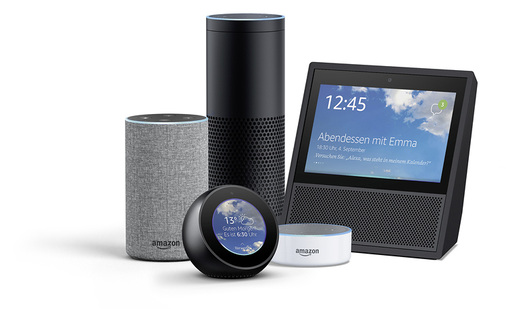<p>
Amazon bietet inzwischen eine ganze Familie an Alexa-fähigen Geräten an: vom Echo Dot bis hin zum Echo Show, der mit seinem kompakten Bildschirm an einen Küchenfernseher aus dem vorigen Jahrhundert erinnert. 
</p>

<p>
</p> - © Amazon

