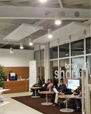 
Aufgrund des Strahlungswärmeprinzips können Deckenstrahlplatten genau die benötigte Wärme liefern, die für einen Raum erforderlich ist.



