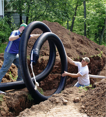 

Das Verlegen der Rohre erfolgt durch einfaches Abrollen vom Rohr-Ringbund.





