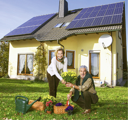 <p>
Der zweite Frühling für die Photovoltaik wird auch vom Wunsch der Eigenheimbesitzer angetrieben, sich unabhängiger vom Netzstrom zu machen.
</p>

<p>
</p> - © www.woche-der-sonne.de

