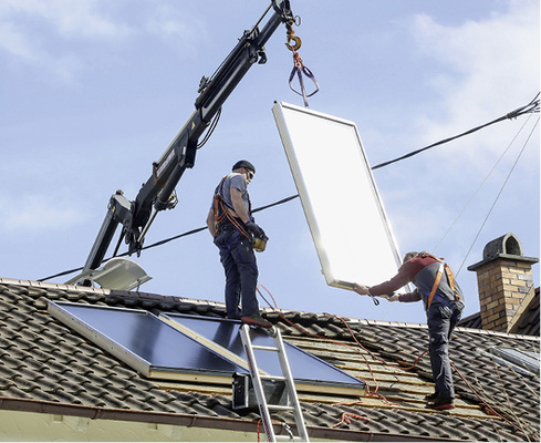 <p>
Bei der Solarthermie wird derzeit an möglichen Kostensenkungspotenzialen geforscht. Ziel ist es, die solaren Wärmegestehungskosten um rund 40 % zu senken.
</p>
<p>
</p> - © co2online
 
Bei der Solarthermie wird derzeit an möglichen Kostensenkungspotenzialen geforscht. Ziel ist es, die solaren Wärmegestehungskosten um rund 40 % zu senken.