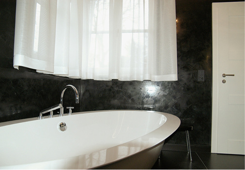 
Edel: Hollywood in einem ausgeprägten Schwarz-Weiß-Kontrast.



