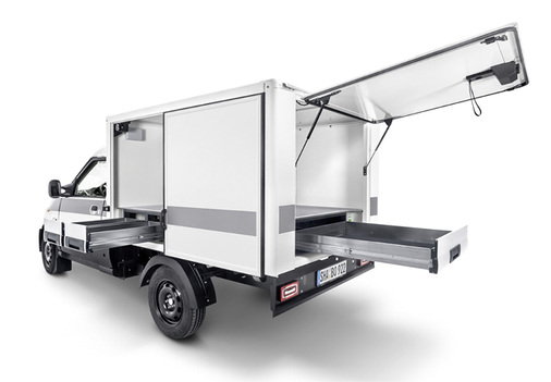 
Von allen Seiten gut erreichbar: Mehrere Ladeöffnungen erleichtern beim StreetScooter Work das Be- und Entladen.



