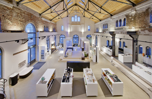 
Die Wertigkeit von Ausstellung und Präsentation spielt eine entscheidende Rolle.



