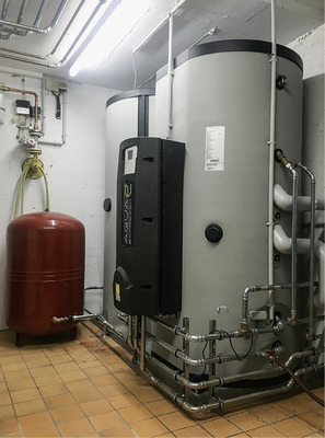 
Pufferspeicher mit Frischwasserstationen eignen sich besonders für Einfamilienhäuser und lassen sich dort in der Regel ohne Probleme nachrüsten.



