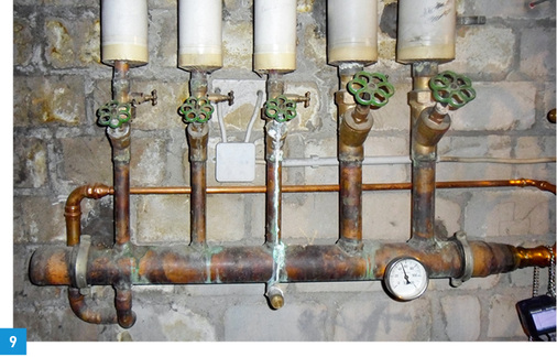 
Bei der Ortsbesichtigung müssen viele Faktoren erfasst werden, damit ein zutreffendes Gutachten entsteht.



