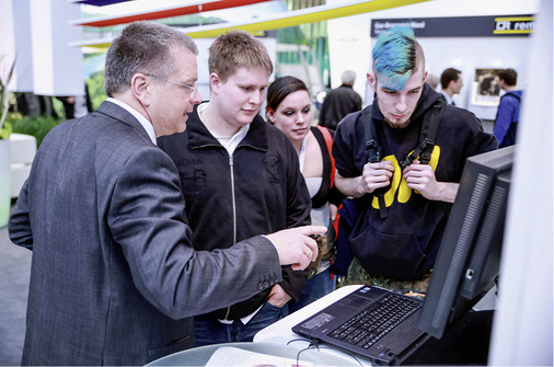 
Digitales Zeitalter: ZV Plan, ZV Tool, ZV Connect, die Eckring-App sowie zahlreiche Publikationen sollen Betriebsabläufe im SHK-Handwerk effizienter machen.



