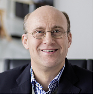 
Joachim Schulte ist geschäftsführender Gesellschafter der HSK Duschkabinenbau KG. 



