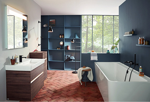 
Blau wird eine Trendfarbe im Badbereich in den kommenden Jahren, weil es eine wassernahe Farbe ist.



