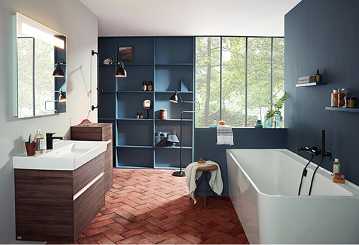 <p>
Blau wird eine Trendfarbe im Badbereich in den kommenden Jahren, weil es eine wassernahe Farbe ist.
</p>

<p>
</p> - © Villeroy & Boch

