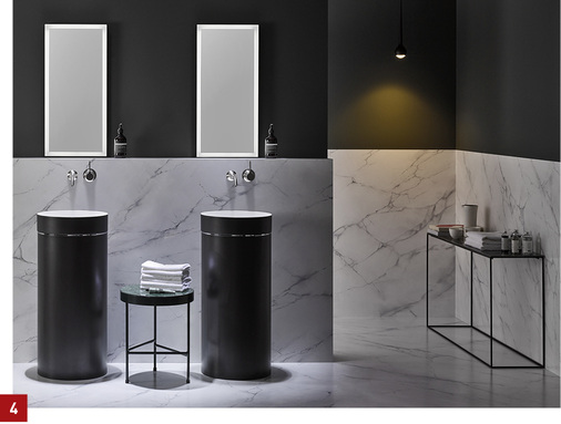 



Das ist mal ein Statement: ein schwarzes Badezimmer! Waschtische, Armaturen (Dornbracht) und Accessoires bilden einen interessanten Kontrast zur Wand- und Bodengestaltung aus Marmor. 

