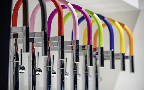 
Farbe erhält auch im Armaturenbereich generell mehr Beachtung.



