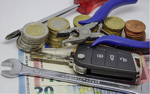 
Monetäre Unterschiede lassen sich im Handwerk über andere Boni auffangen, z. B. über einen Dienstwagen.



