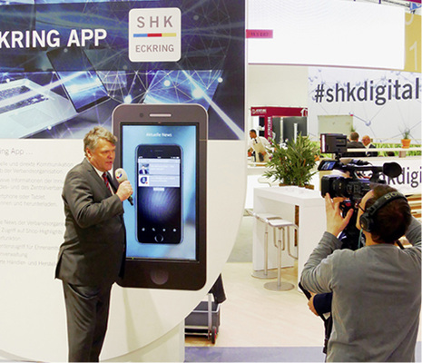 
Mediales Interesse: ZV-Pressesprecher Frank Ebisch informierte über die Kommunikation im Fachhandwerk und die Entwicklungen im digitalen Zeitalter.



