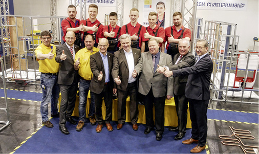 
Kurze Pause während der SHK-Championship: Ob Top-Geselle, Trainer oder Repräsentant für die Berufsorganisation – handwerkliche Leistungen in hoher Qualität haben für alle eine essenzielle Bedeutung. 



