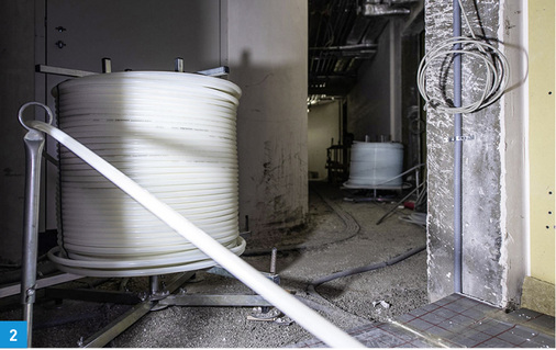 
2 Für die Fußbodenheizung werden im Grand Tower ca. 300 km Rohrleitung des Typs Uponor Comfort Pipe verlegt.



