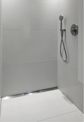 
Diagonalschnitte waren nicht nötig, denn das Gefälle ist innerhalb der Rinne angelegt.



