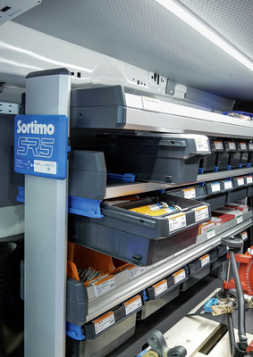 



Neueste Entwicklung: Schmale Seitenstollen und Zwischenstreben erlauben für das Regalsystem mehr Gestaltungsideen. Auch können sich die Module noch näher an die Fahrzeugkontur im Laderaum schmiegen.
