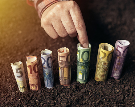 



Auch monetäre Aufmerksamkeiten sind eine Form der Anerkennung und tragen zur Verwurzelung der Mitarbeiter im Betrieb bei.
