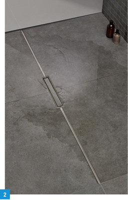 
2 Mit CeraFloor Individual und CeraFrame Individual erweitert Dallmer sein DallFlex-System um zwei neue Duschrinnen.



