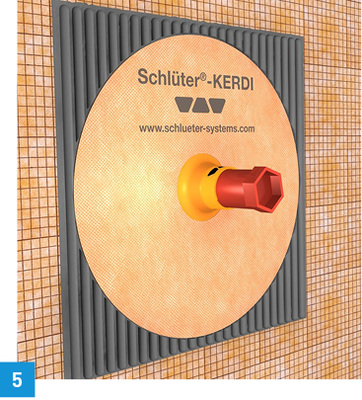 
5 Das Schlüter-Kerdi-Pas-Set besteht aus der Dichtmanschette sowie einer speziellen Hülse, die an den Baustopfen angearbeitet wird.



