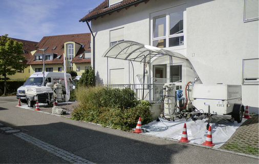 





Wer eine ineffiziente Fußbodenheizung rechtzeitig im Sommer saniert, erspart sich möglicherweise Ärger im Winter.

