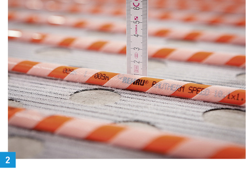 
2 Die gelochte Klettmatte Rautherm Speed Plus Renova ermöglicht eine Gesamtaufbauhöhe ab 16 mm.



