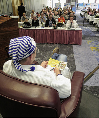 



Stefan Bahlmann stellte ein Kinderbüchlein vor. Es wirbt für das SHK-Handwerk.
