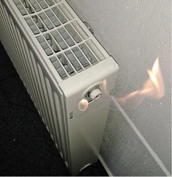 
Liegt der pH-Wert im Heizwasser über 9,0, werden Bauteile aus Aluminiumlegierungen zunehmend durch Basenkorrosion angegriffen. Zur Unterscheidung von Luft kann der sich dabei entwickelnde Wasserstoff einfach entzündet werden.



