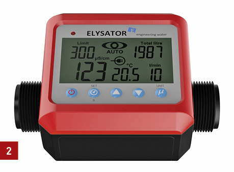 
2 Der Wasser-Messcomputer kontrolliert die elektrische Leitfähigkeit, den Durchfluss sowie die Temperatur.




