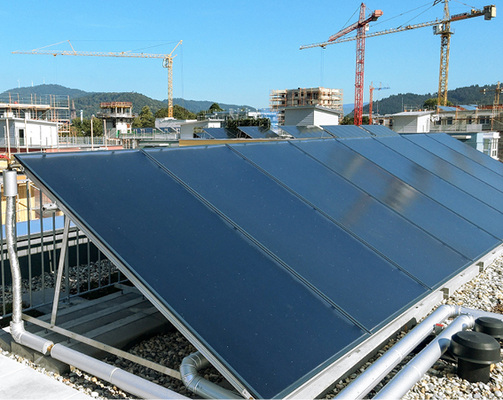 <p>
Ausgezeichnet: In Freiburg werden 525 Haushalte über ein Nahwärmenetz mit 38 Solarthermieanlagen versorgt.
</p>

<p>
</p> - © Fraunhofer ISE

