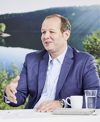 
Albert: „Bei der Umsetzung der PV-Anlage bieten wir unseren Fachpartnern einen Komplettservice.“



