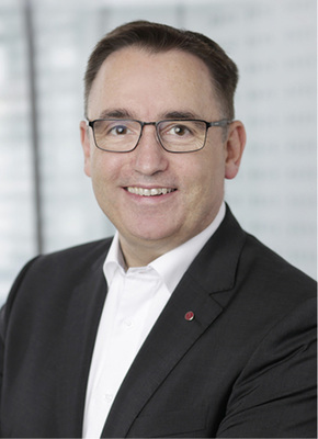 <p>
<b>Andreas Gelbke</b>
 ist Vertriebsleiter Air Solution bei LG Electronics Deutschland in 65760 Eschborn, 

<a href="http://www.lg.com/de/business/klimaanlagen" target="_blank" >www.lg.com/de/business/klimaanlagen</a>

</p>

<p>
</p> - © LG Electronics

