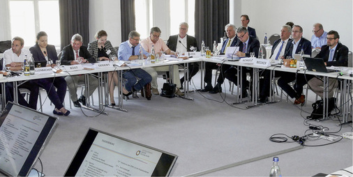 <p>
</p>

<p>
Frühjahrssitzung in Berlin: Vertreter aus allen Landesverbänden sowie des ZVSHK trafen sich, um unter anderem wichtige Entwicklungen in der Digitalisierung zu erörtern.
</p> - © SBZ / Dietrich


