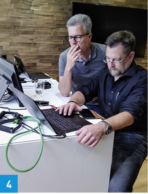 



4 Das Organisatoren-Duo im Hintergrund: Heiko Fischer und Andreas R. Fischer (rechts).
