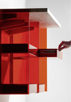 
Understatement wird zum Fremdwort im Bad: Jetzt knallt es – in Rot oder Grün oder Blau. Neu auf dem Trendradar sind auch transparente Möbelstücke in allen möglichen Ausführungen. 



