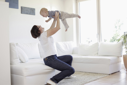 
Soll die Luftqualität in Innenräumen immer gleichbleibend hoch sein, muss die Regelung des Wohnlüftungsgeräts permanent auf verschiedene Einflussfaktoren reagieren.



