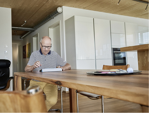 
Einflussfaktor Mensch: Je nach Personenzahl und Aktivität gibt der Mensch unterschiedliche Mengen an CO
2
 und Feuchtigkeit ab.



