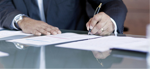 



Eine Notfallakte muss nicht zwingend in Papier vorliegen. Eine Digitalversion auf einen Stick hinterlegt und einer Person des Vertrauens übergeben, ist ebenso erlaubt.
