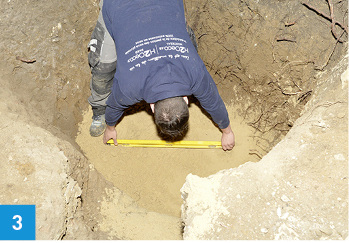 <p>
3 Die Herstellung eines Sandbettes ermöglicht den waagerechten Einbau der Sanifos 500. Dadurch wird ein sicherer Stand gewährleistet.
</p>

<p>
</p> - © SFA Sanibroy

