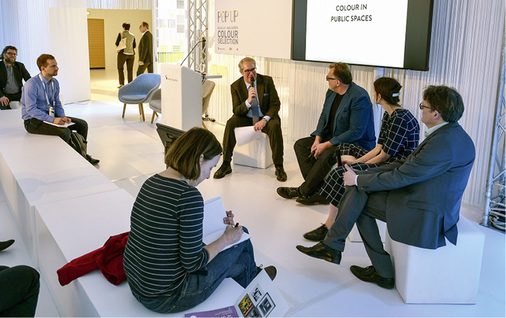 
Die Expertenrunde betrachtete Farben und die Möglichkeiten der Raumgestaltung aus verschiedenen Blickwinkeln.



