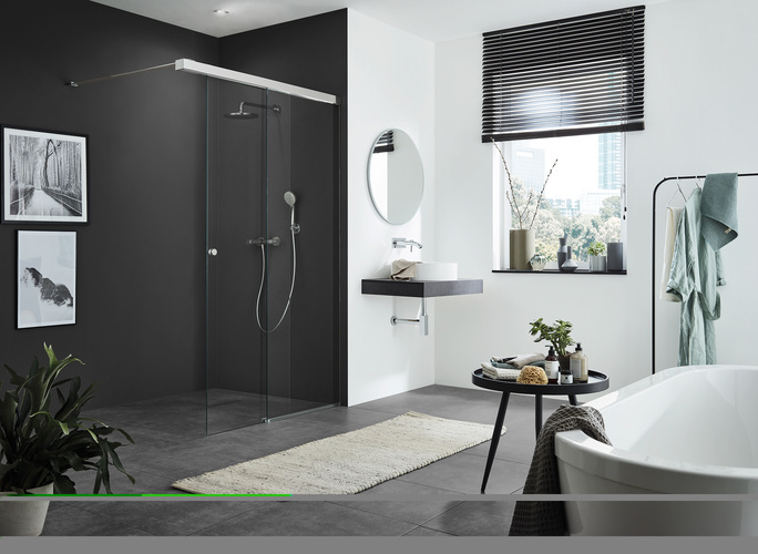 Die Glasdusche Tansa mit der praktischen Schiebetür ist auch als offene Walk-in Variante erhältlich.