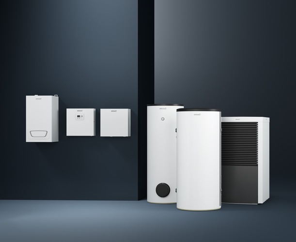 Rundumversorgung im Mehrparteienhaus: Der kaskadentaugliche Brennwertkessel WGB im Zusammenschluss mit Wärmepumpe BLW NEO. Puffer- und Trinkwarmwasserspeicher wurden für optimalen Betrieb mit BRÖTJE Wärmepumpen entwickelt.