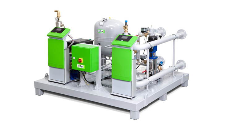 Skid mit Steuerungsmodul, Steuergefäß Reflex S, Hydraulikmodul, Verteilerschrank und Servitec Entgasungsanlage inklusive Nachspeisetank 