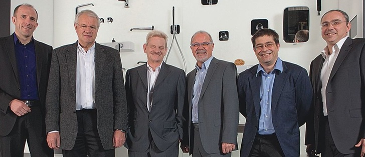 Generationswechsel im Hansgrohe-Vorstand (v.l.): Marc

Griggel, Karl-Heinz Hammann, CEO Siegfried Gänßlen,

Otto Schinle, Richard Grohe und Frank Semling.