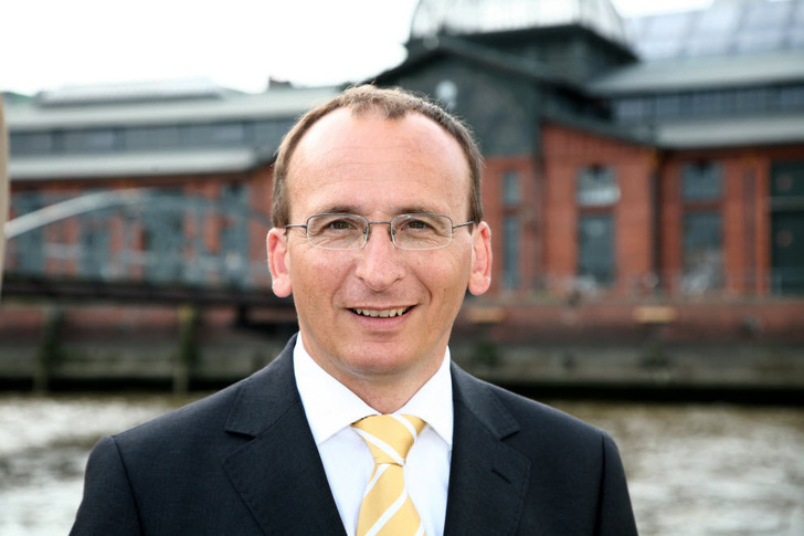 Prof. Dr.-Ing. Christian Küchen (52) wechselt vom IWO zum MWV nach Berlin. Prof. Dr.-Ing. Christian Küchen (52) wechselt vom IWO zum MWV nach Berlin.